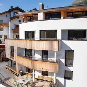 https://apart-chamins.ischgl-hotels.net