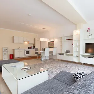 Apartamento Christian Oper - Contactless Check In