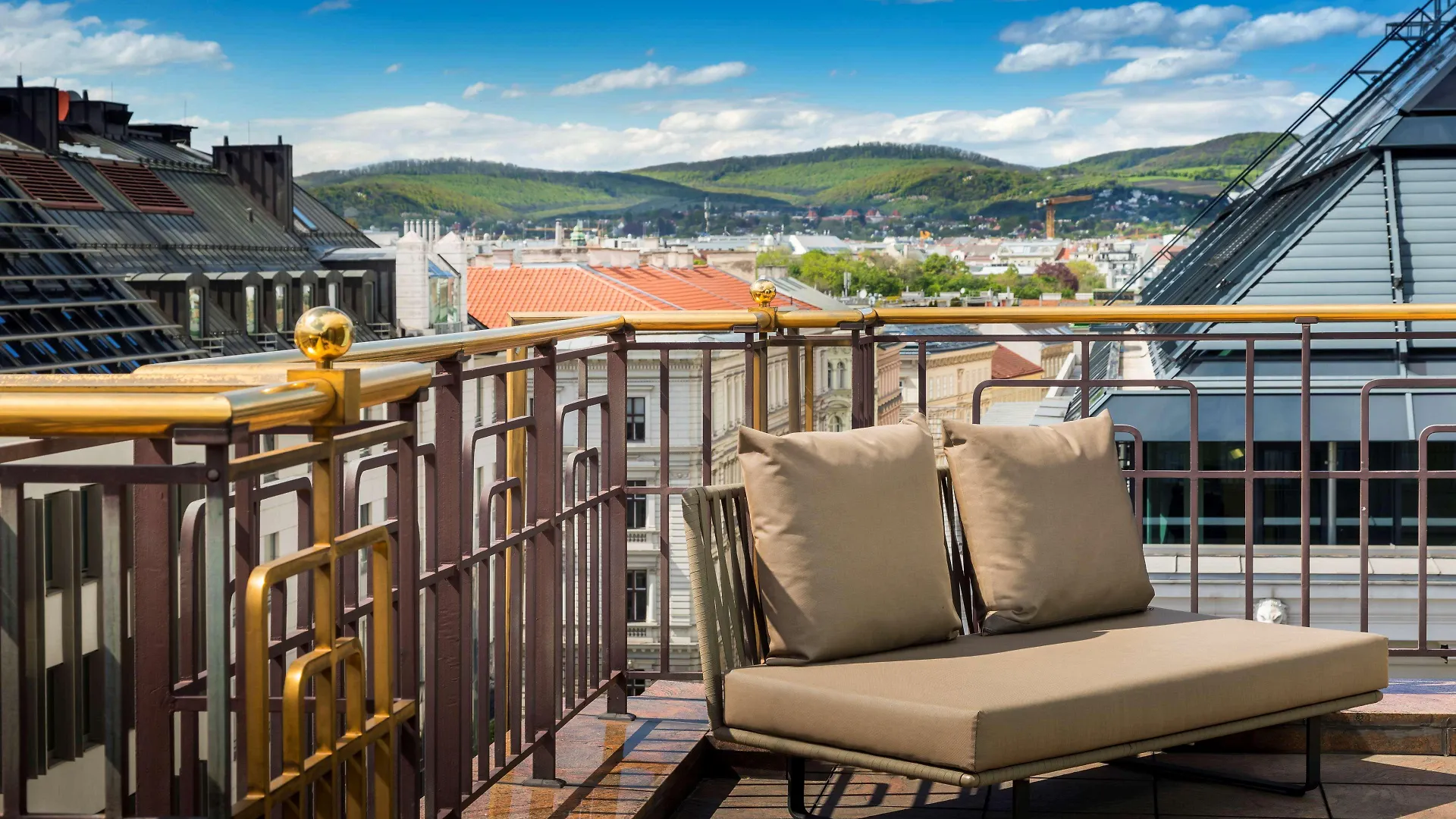 Hotel Hilton Vienna Plaza 4*,  Rakousko
