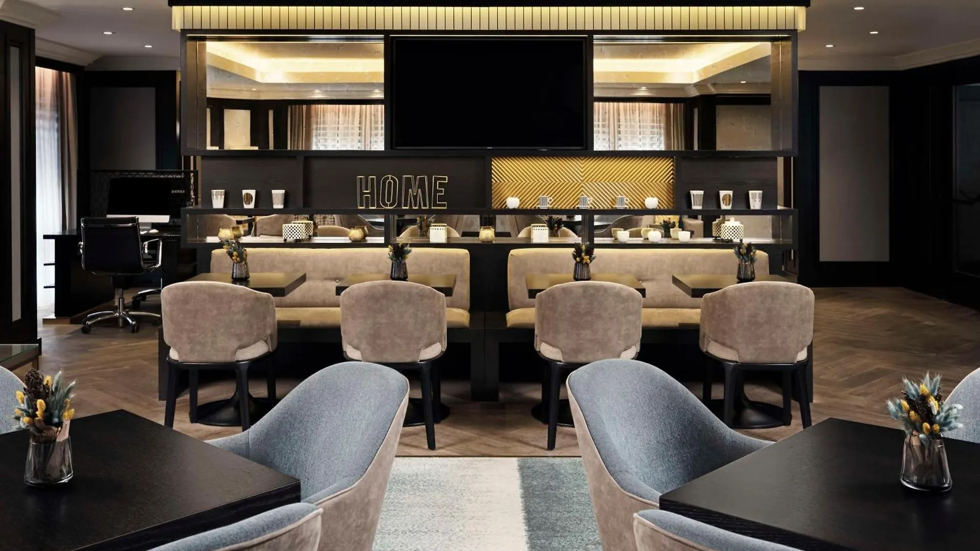 Hotel Hilton Vienna Plaza 4*,  Rakousko