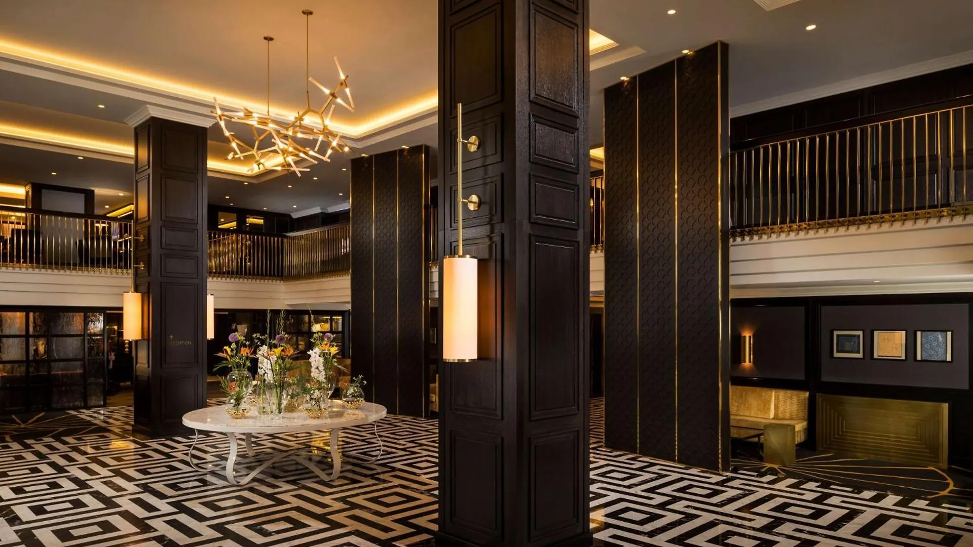 Hotel Hilton Vienna Plaza 4*,  Rakousko